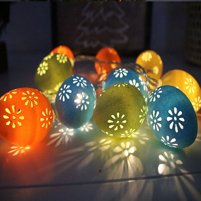 Ghirlanda luminosa uova colorate decorate