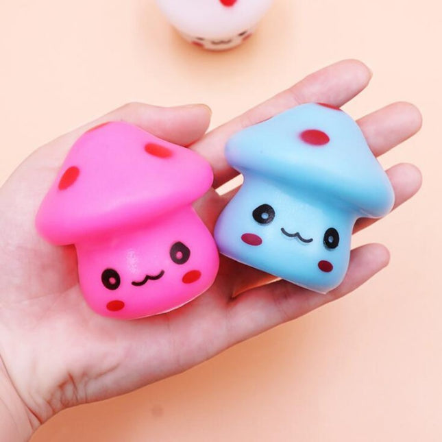 Mini luce notturna a forma di funghetto