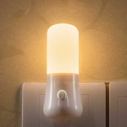 Luce notturna da presa LED calda