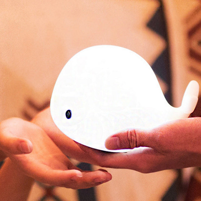 Luce notturna a forma di balena