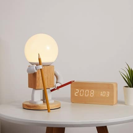 Lampada da tavolo robot in legno