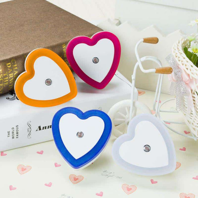 Luce notturna LED a forma di cuore