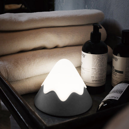 Luce notturna in silicone a montagna