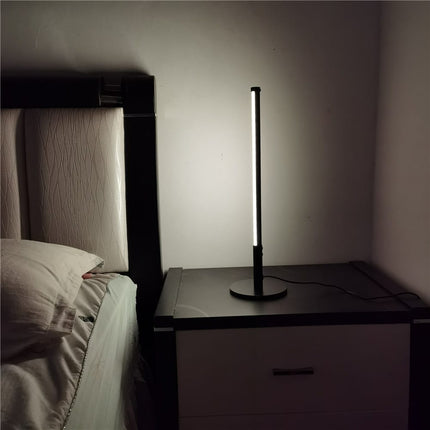 Lampada da tavolo RGB design minimale