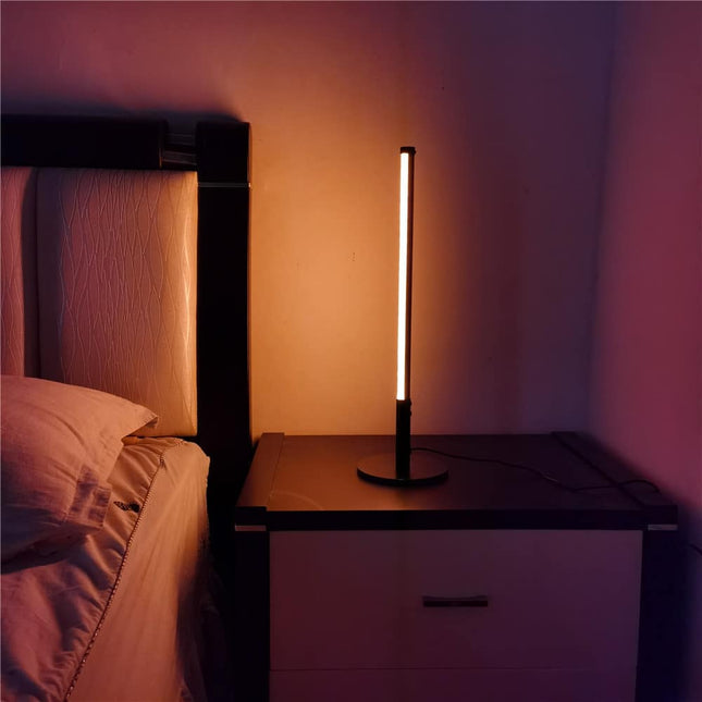 Lampada da tavolo RGB design minimale