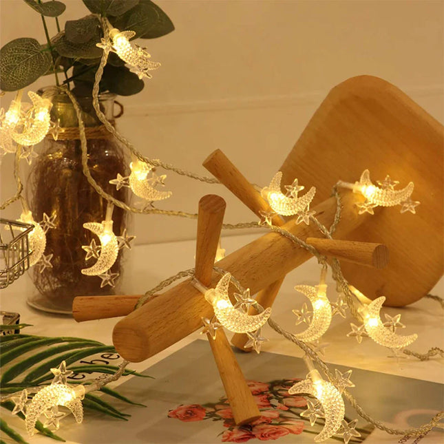 Catena luminosa LED con lune e stelle